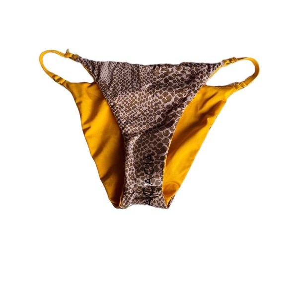 Acacia Tangelo Bolong Bikini top in color Acacia Neema bottom in Color Tangelo - Picture 10 of 15